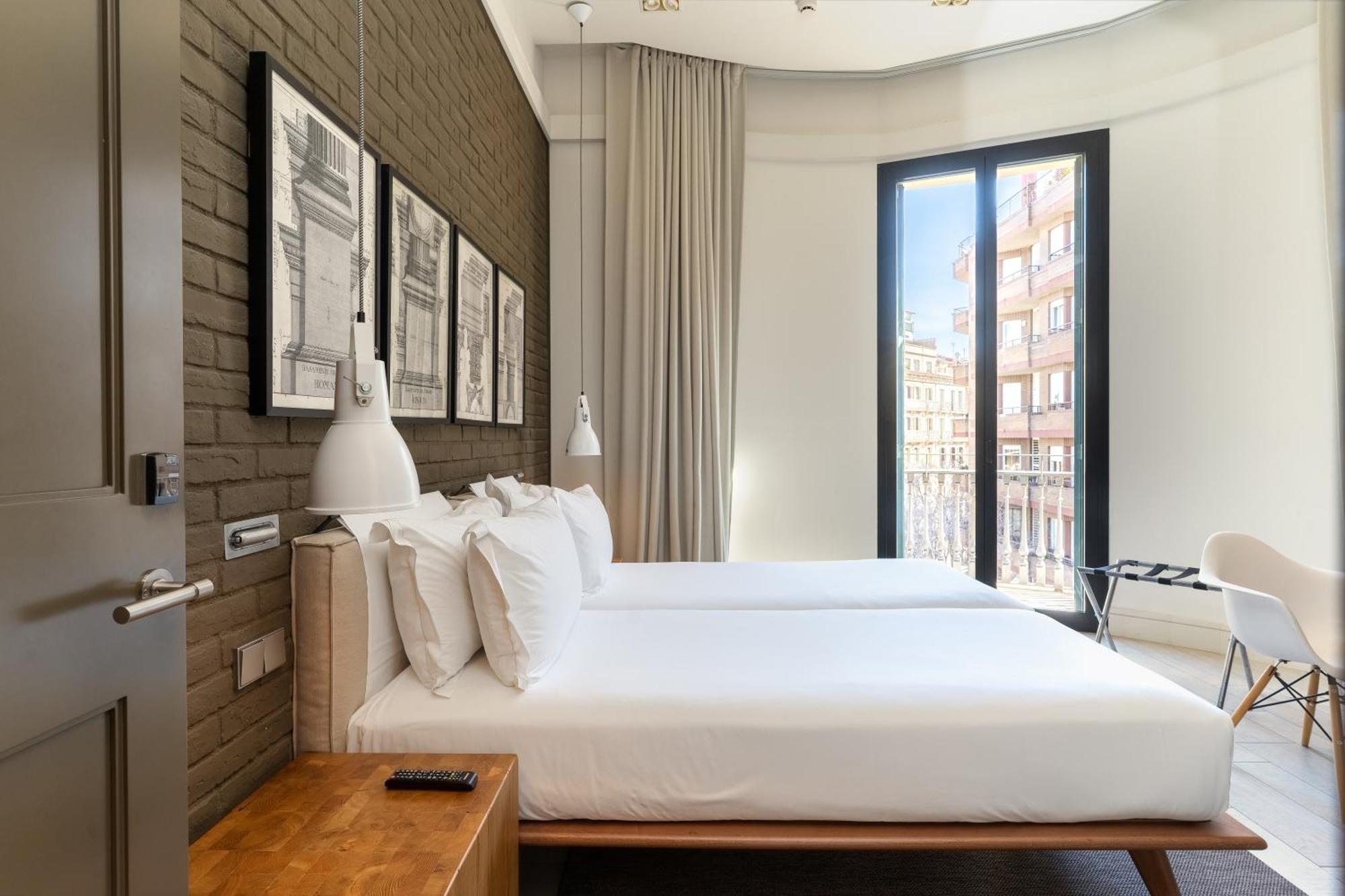 Midtown Apartments — Photos 1
